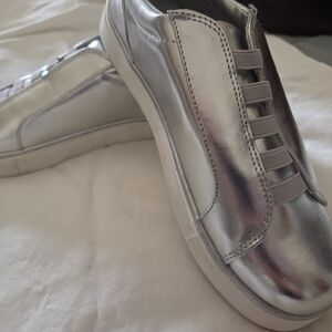 Reaction Kenneth Cole Shiny Silver Footwear